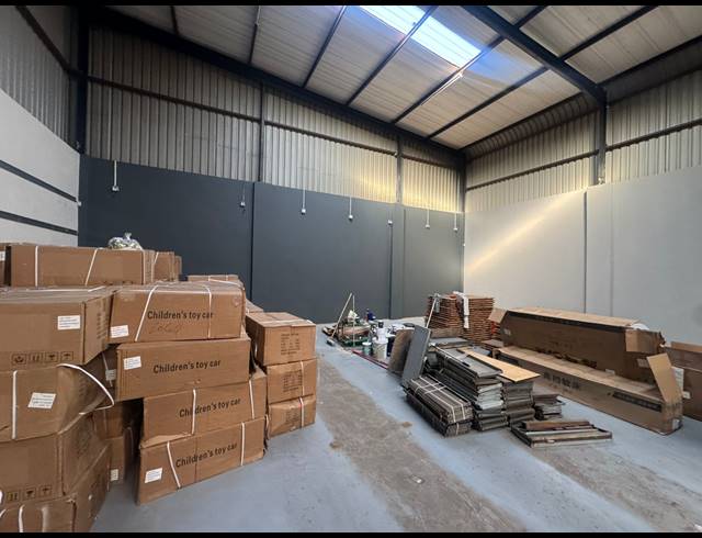 1,271M² WAREHOUSE TO LET IN HERMANSTAD
